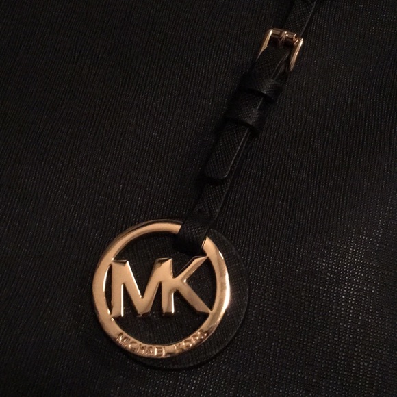 ❌SOLD❌Authentic MK Tote (Add’l Photos) - Picture 2 of 8